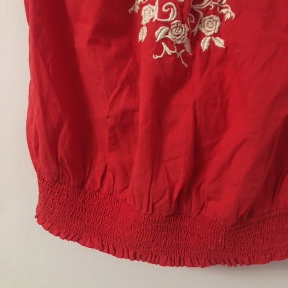 Cute red top - Picture 4 of 4